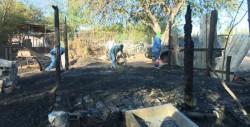 Llamas acaban con una vivienda en el ejido 5 de mayo