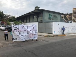 Maestros y alumnos del Cobaes 37 acuden al ayuntamiento