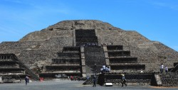 Realizan increíble descubrimiento bajo la Pirámide de la Luna