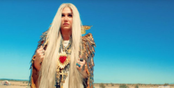 Kesha regresa a la música con 'Praying'