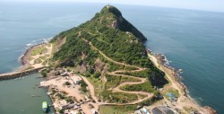 De isla, a cerro, al gran faro de Mazatlán