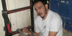 Difunden foto de opositor venezolano encadenado