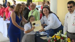 Egresa primera generación de secundaria en educación especial de Sinaloa