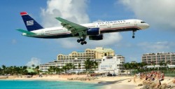 Mujer muere en playa donde aviones pasan a metros de tu cabeza