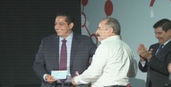 Reciben JAPAC y Ángel Valdéz, premio de tecnología e innovación