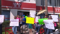 15 familias se manifiestan en Infonavit en Los Mochis