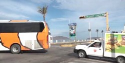 Lluvias colapsan semáforos de Mazatlán