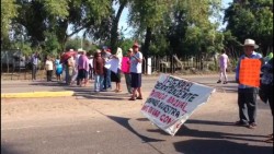 Grupo indígena bloquea la carretera Mochis- San Blas