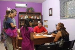 Se compromete familia de menores intoxicadas a garantizar su cuidado