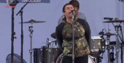#Video Liam Gallagher cantó tres canciones y se va de concierto