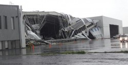 Así quedó el hangar del Aeropuerto de Monterrey tras los fuertes vientos