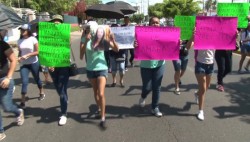Marchan familiares y compañeros de enfermeras, exigen justicia