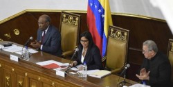 Constituyente se atribuye el poder en Venezuela
