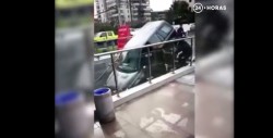 Conductora confundió acceso peatonal con un estacionamiento