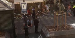 Camioneta atropella a una multitud en Barcelona; Hay 13 muertos