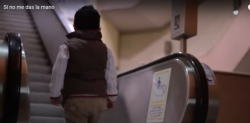 Niño pierde mano en escalera eléctrica del metro