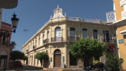 Decenas de monumentos históricos en el abandono
