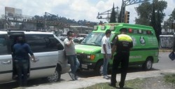Tras choque, sujeto golpea a embarazada con un bat en Toluca