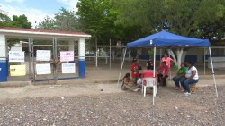 Toman madres de familia escuela en colonia 72