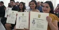 Titula CESSSIN  a nuevos licenciados