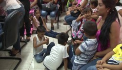 Implementarán aulas móviles para niños desplazados por la violencia