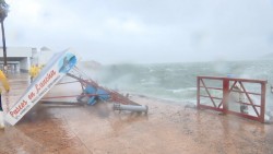 Vientos afectan infraestructura en malecón de Topolobampo