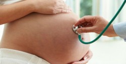 Denuncian falta de atención médica a mujer que espera trillizos en Mazatlán