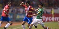 Costa Rica se acerca al Mundial tras gran duelo de porteros con México