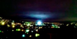 ¿Qué son las luces que aparecen en el cielo durante un temblor?
