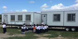 Habilita SEPyC aulas móviles para atender a niños desplazados