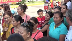 Les prometen regresar luz a primaria en 72 horas