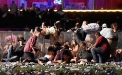 Sube a 58 los muertos y más de 515 los heridos del tiroteo en Las Vegas