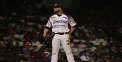 Derrick Loop ya entrena con Tomateros de Culiacán