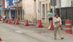 Impiden estacionarse en línea blanca