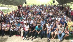 Reciben universitarios becas para el transporte