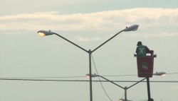 Robo de cableado y cortos provocan fallas de alumbrado público