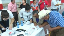 Entregan el 65 y más en Ahome