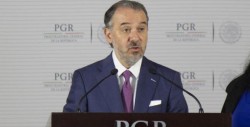 El fiscal de México presenta renuncia para facilitar creación de nuevo órgano