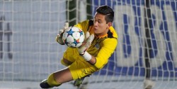 Raúl Gudiño, primer portero mexicano en la Champions League