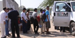 La Marina rescata a 23 migrantes guatemaltecos en Oaxaca