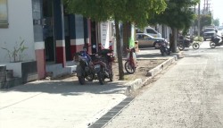 Sancionarán a quienes se estacionen en banquetas