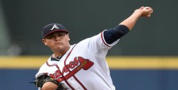 Manny Bañuelos y Andy Wilkins se unen a Tomateros