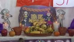 No olvidan las tradiciones mexicanas