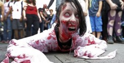 Zombies invaden las calles por una noble causa