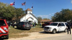 Tiroteó en iglesia de Texas deja decenas de muertos