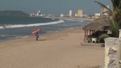 Con pocos bañistas las playas mazatlecas