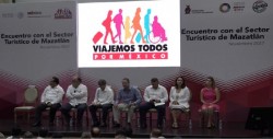 Reconocen a trabajadores de la hotelería