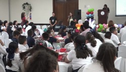 Muestran a estudiantes riesgos en redes sociales