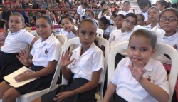 Ven mejor cientos de estudiantes