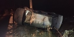 Cae un vehículo del puente, tres lesionados